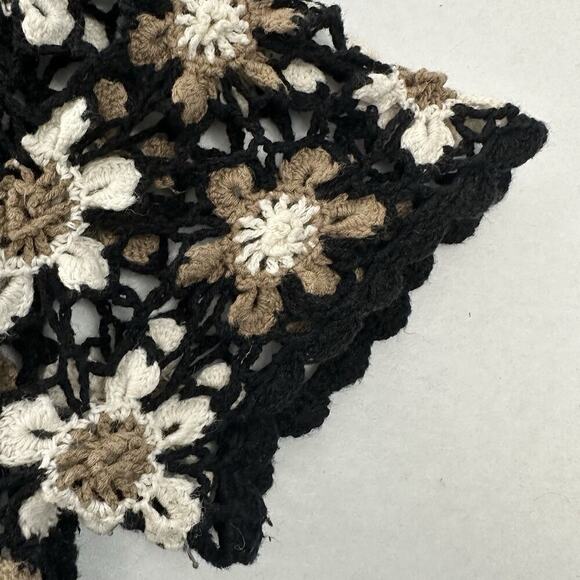 Vintage Floral Crochet Button Up Top Womens L Black White Dark Cottage Flowers - Picture 5 of 14